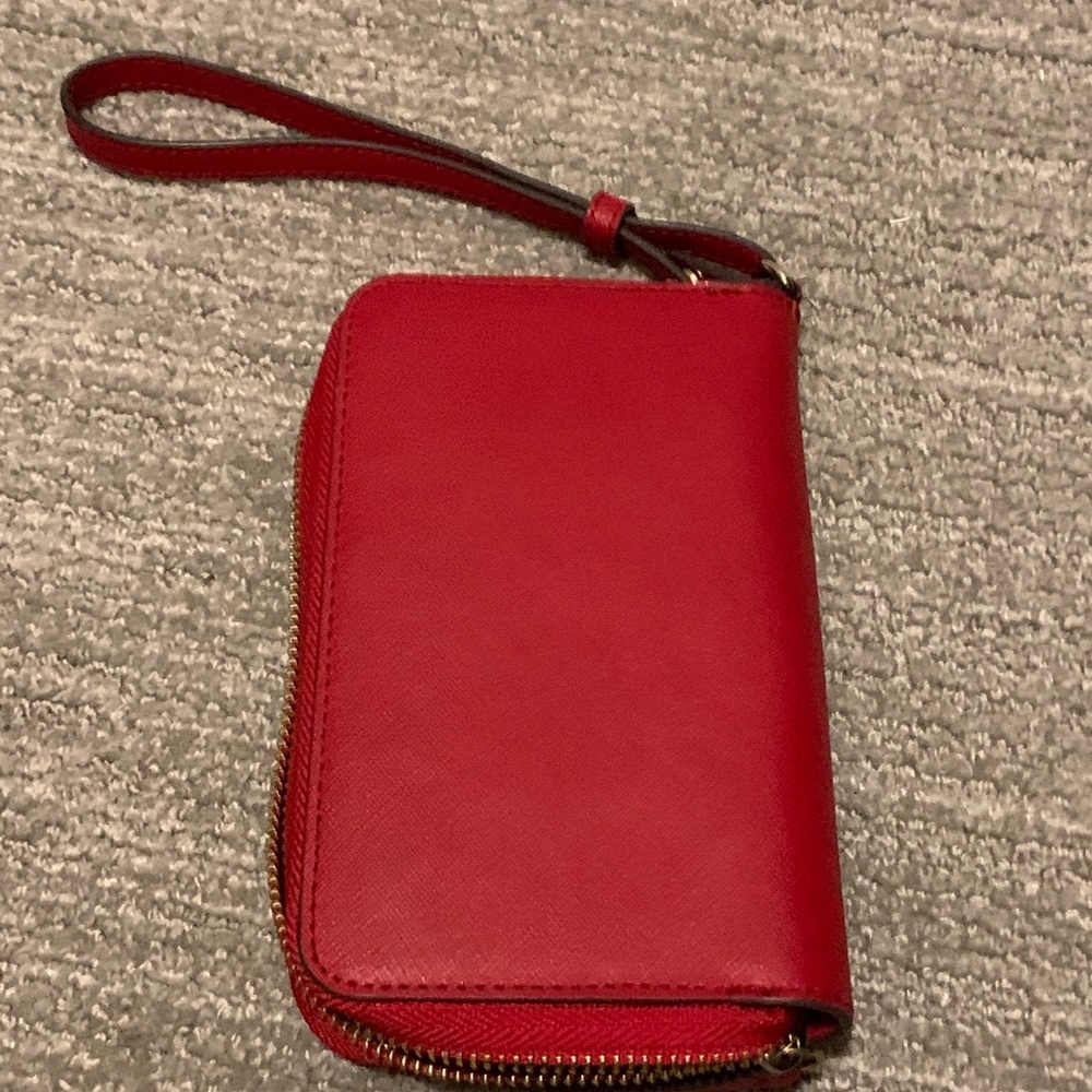 Red wristlet - Picture 2 of 3
